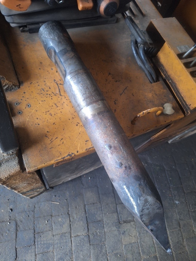 oškrty hydr. kladiva - 4