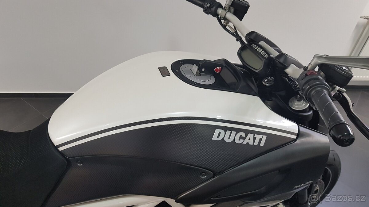 Ducati Diavel -AMG - 4
