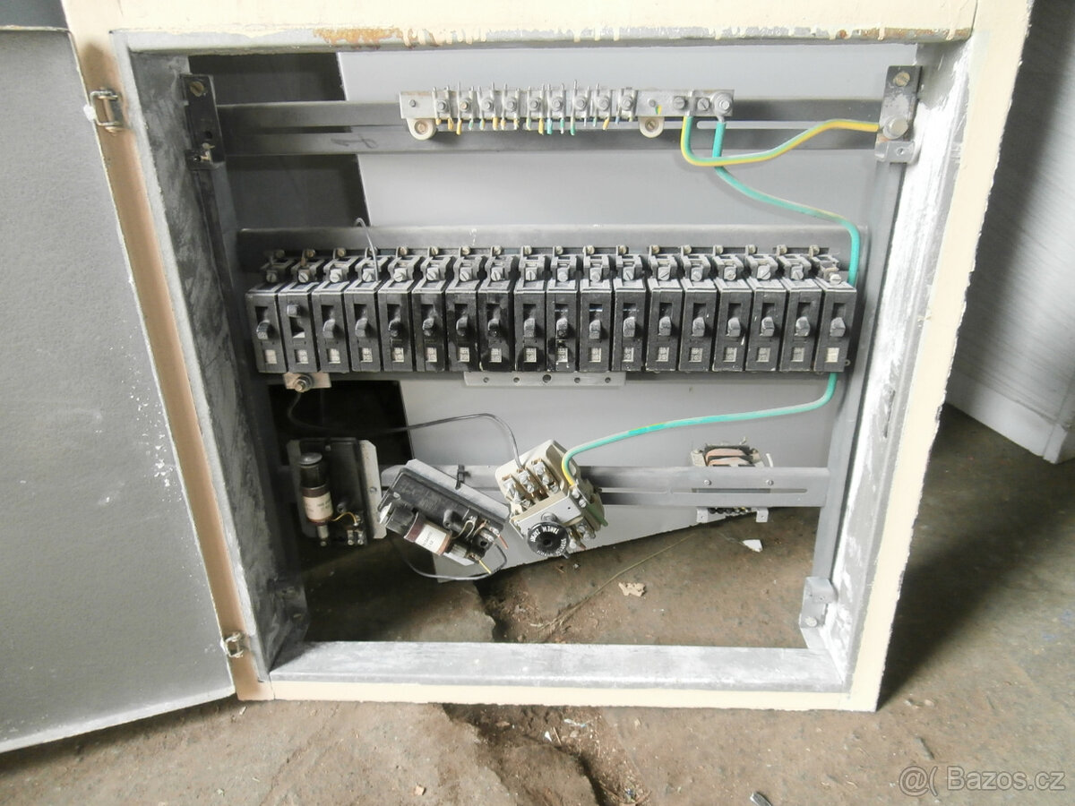 Elektrický rozvaděč, elektroinstalace použitá za 400 kč - 4
