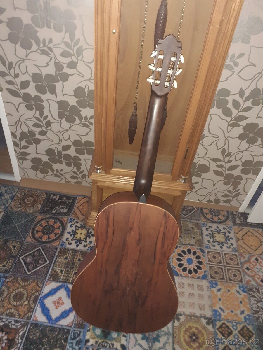 Kytara Schneider-1997 Classic 4/4 - 4