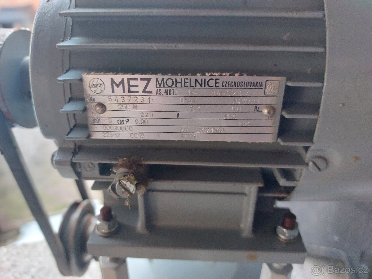 Elektromotor s úhlovou převodovkou - 220V/250W... 54ot./min. - 4