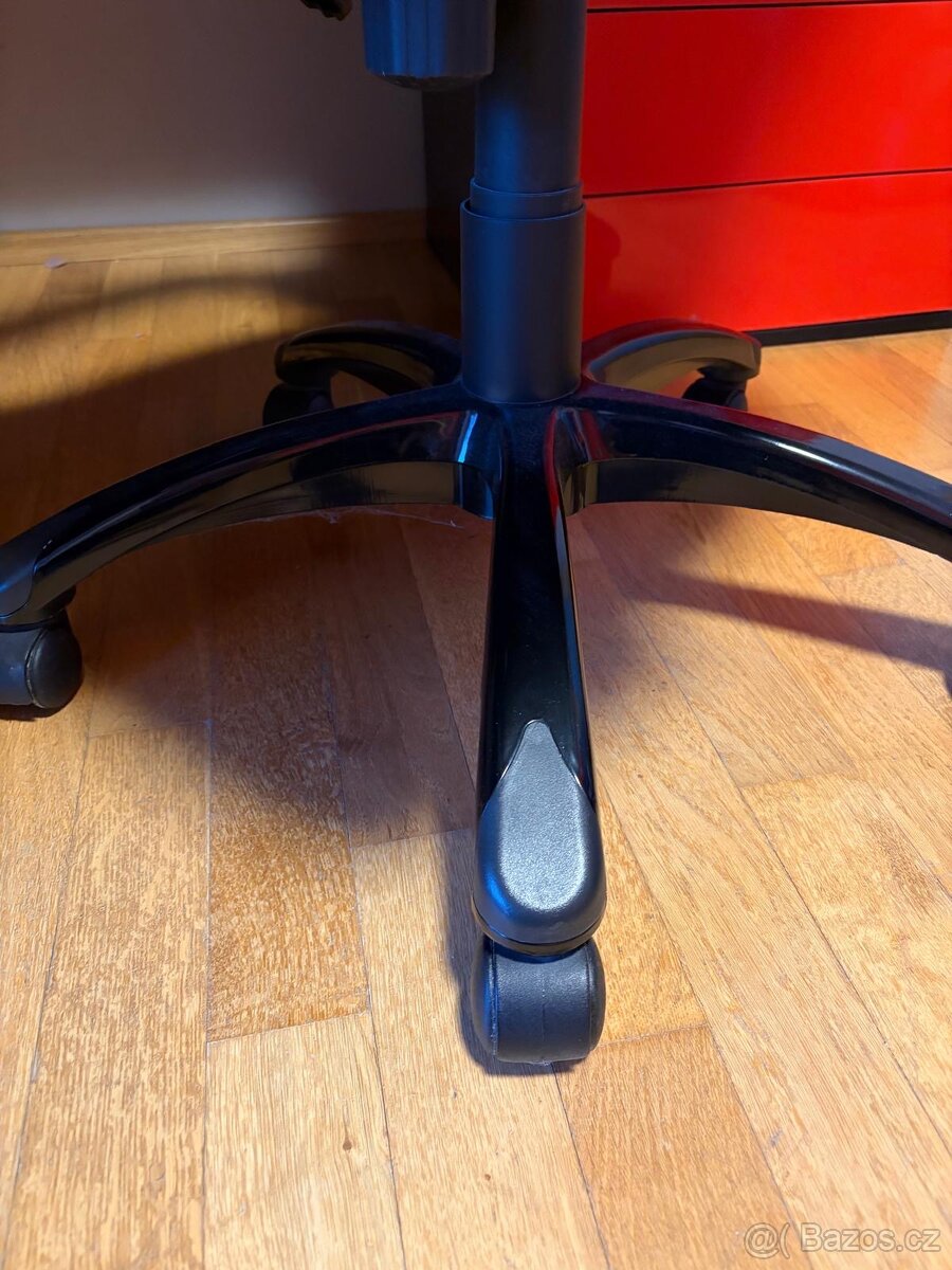 Komplet dětský pokoj s postelí a matraci - 4