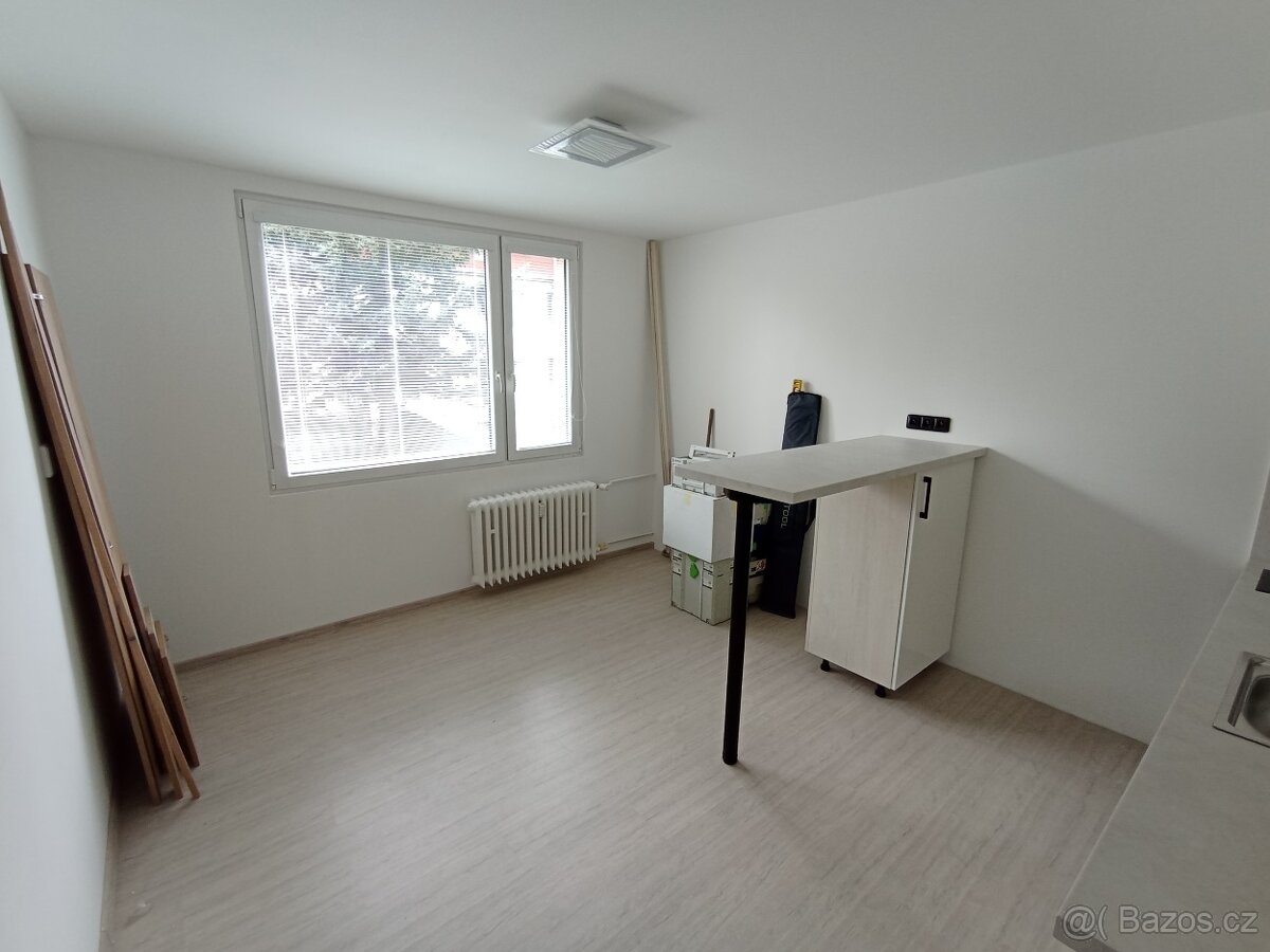 Pronájem krásného 2+kk nedaleko centra Lbc - 4