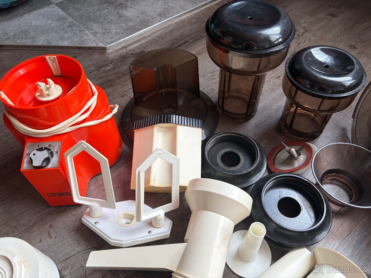 Kuchyňský robot ETA 0010 s bohatým příslušenstvím - 4