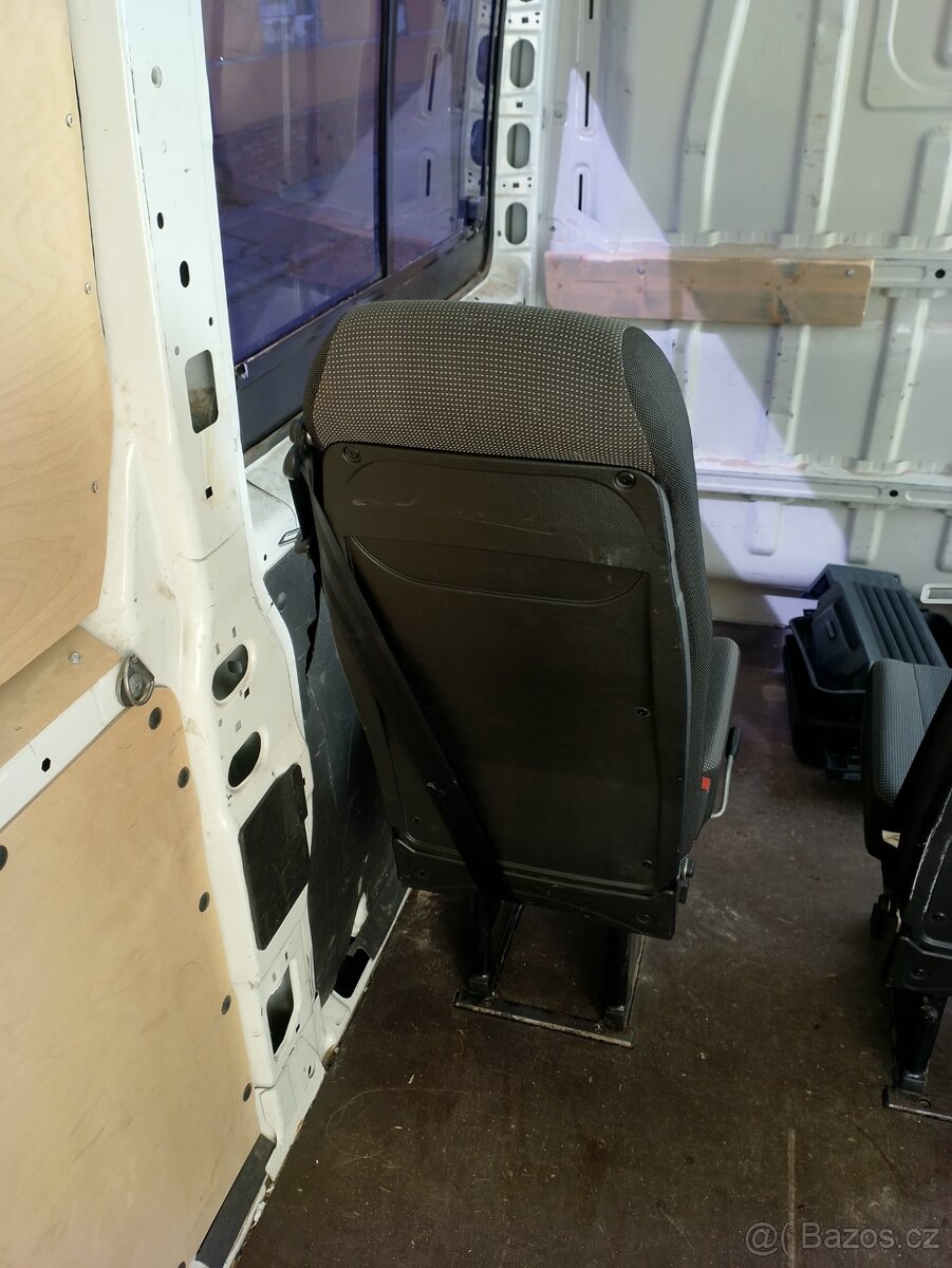 Prodám přídavné sedačky - 4