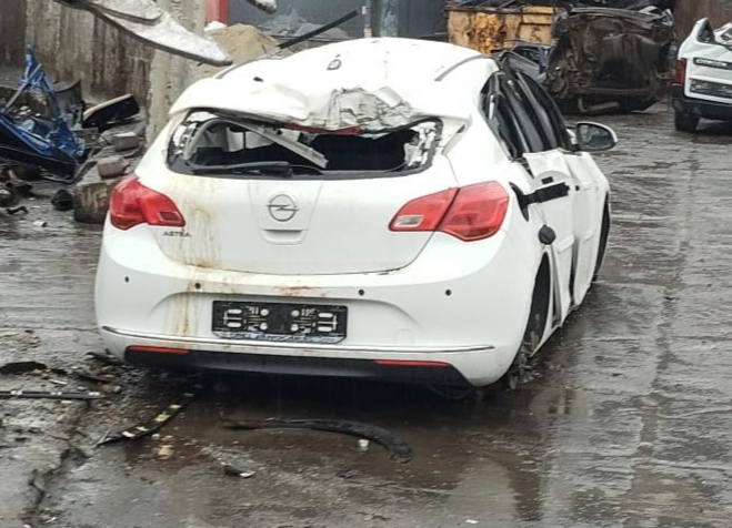 Opel Astra j (dily) - 4