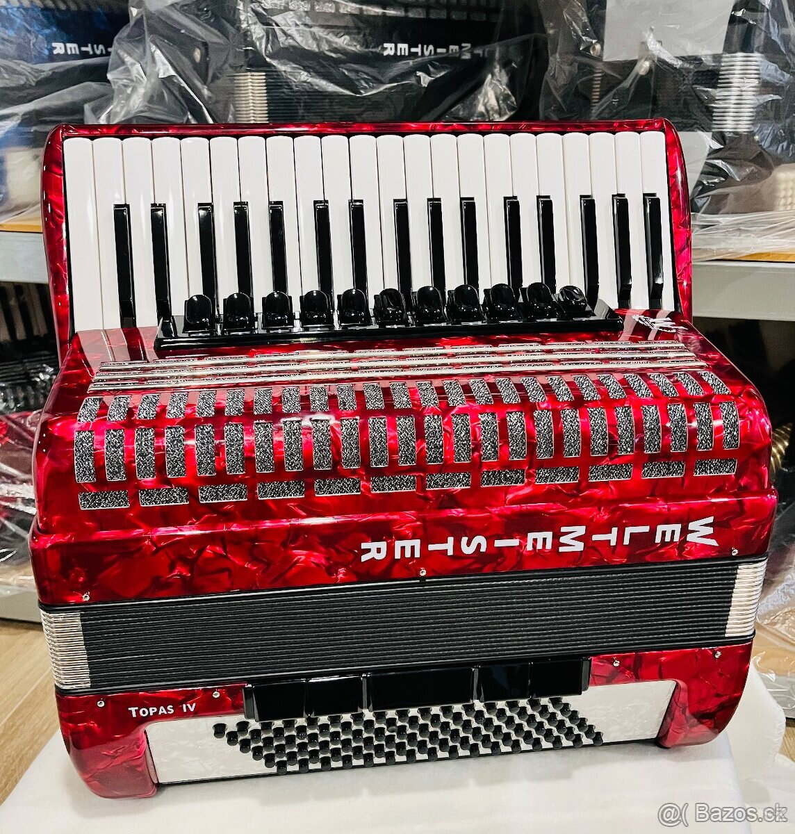 Predám špičkový akordeón Weltmeister Topas IV 96 basový- NAJ - 4
