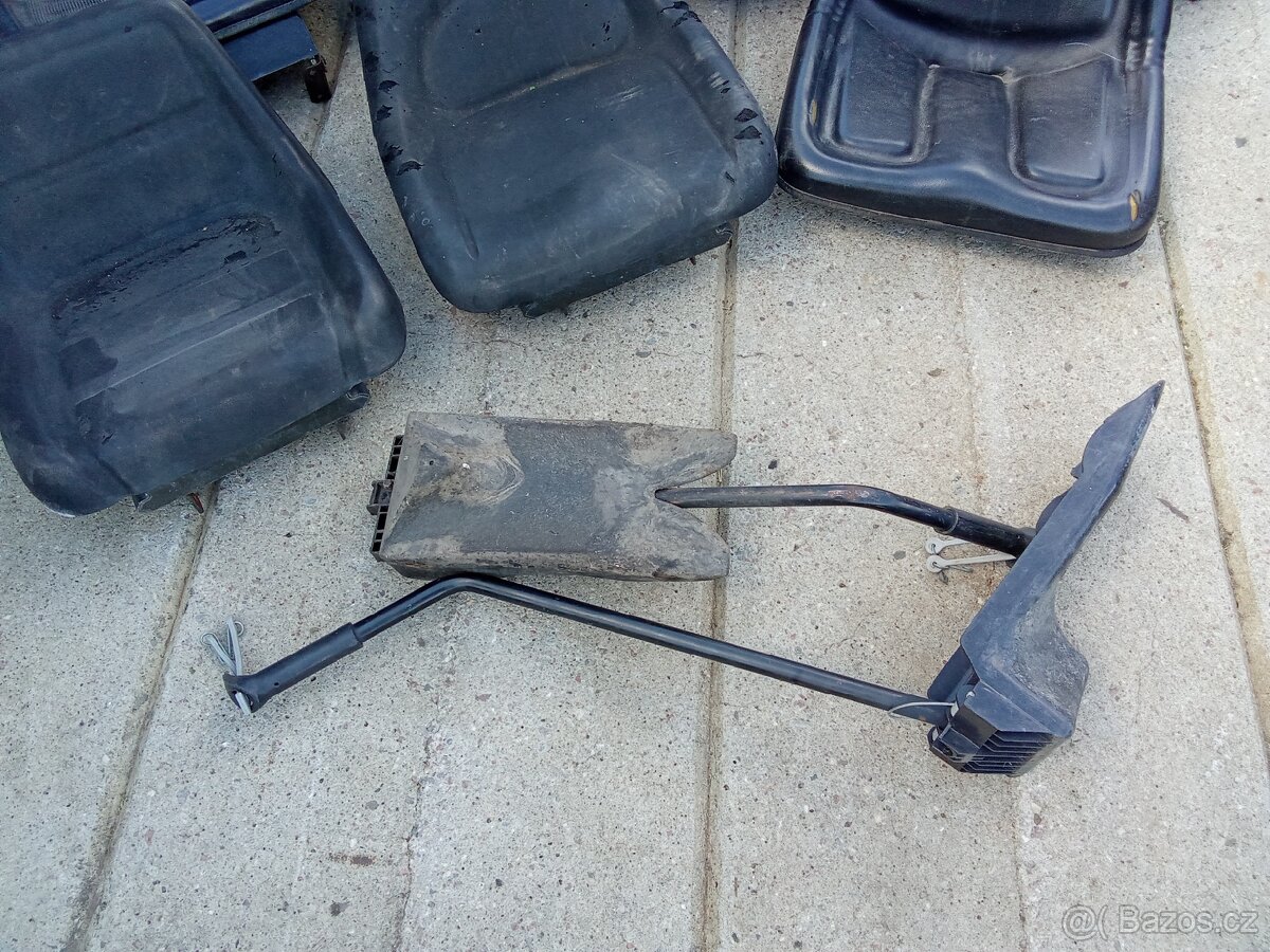 Sedačka na zahradní traktor - 4