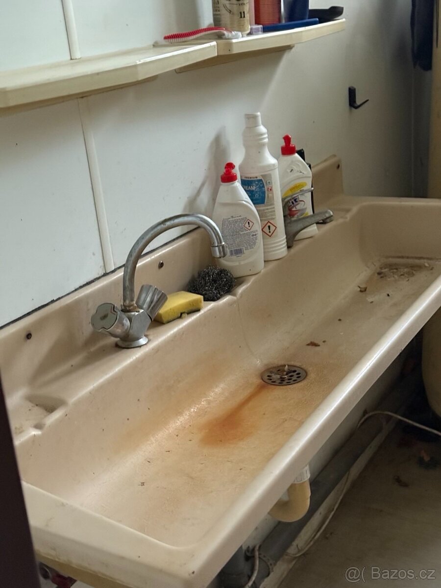 Sanitární kontejner – kompletně vybavený - 4