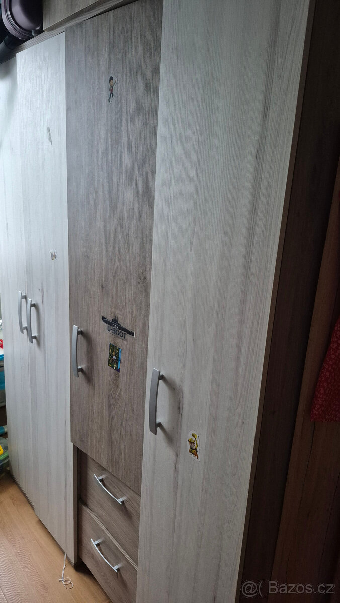 Dětská postýlka, ev. nabytek do pokojicku - 4