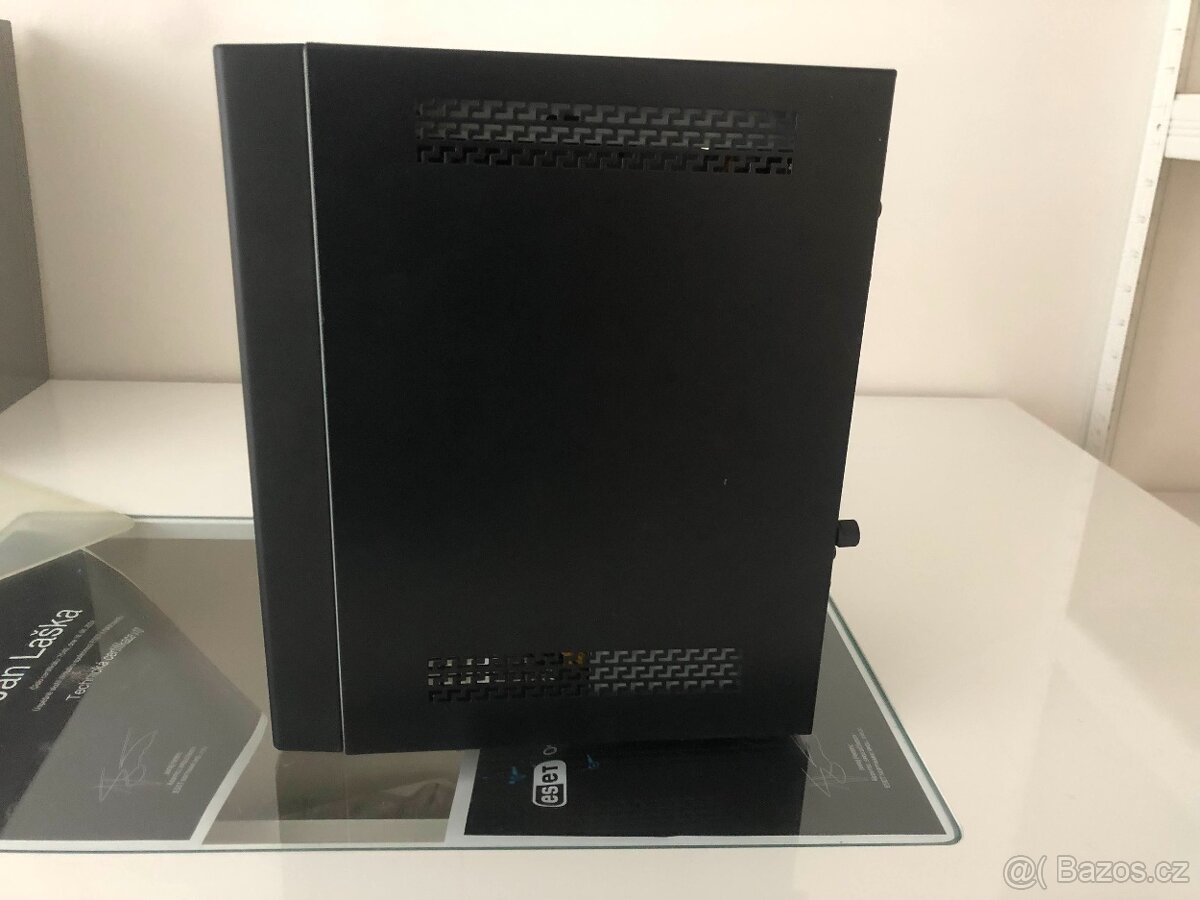 Stolní počítač + monitor - 4