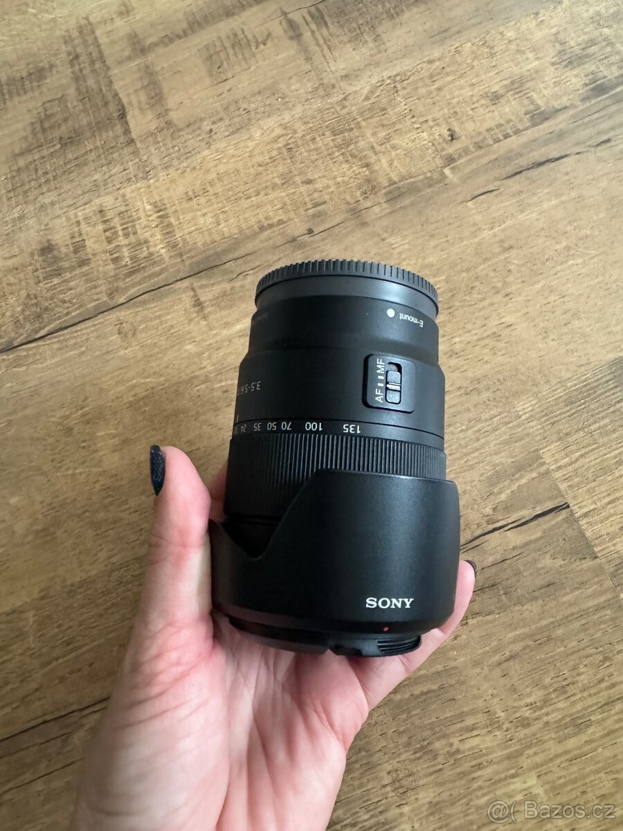 Prodám objektiv Sony 18-135mm e-mount - 4
