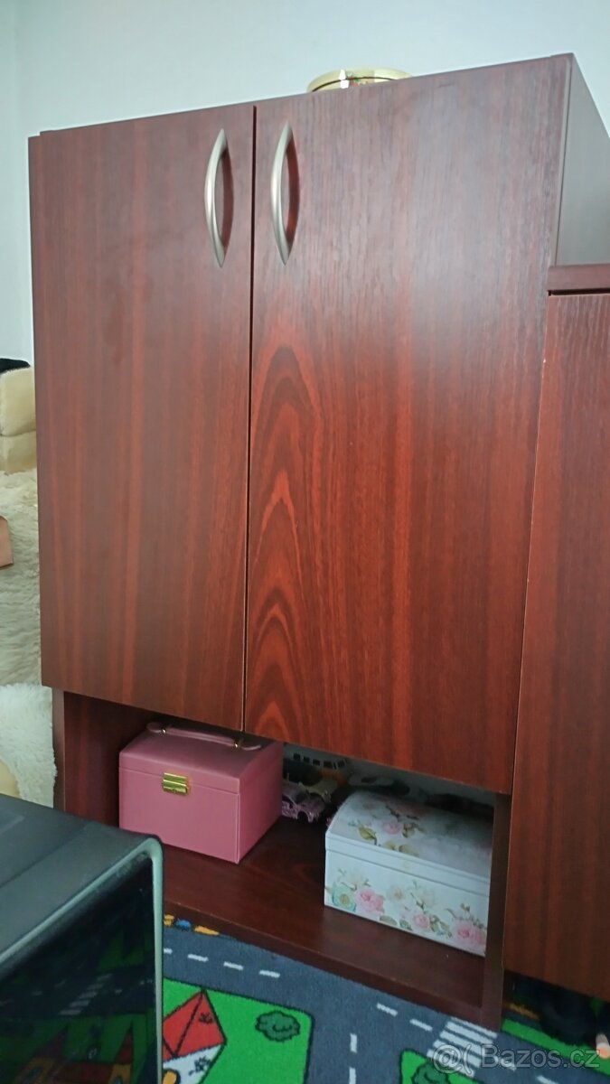 Skříně a psací stůl - 4