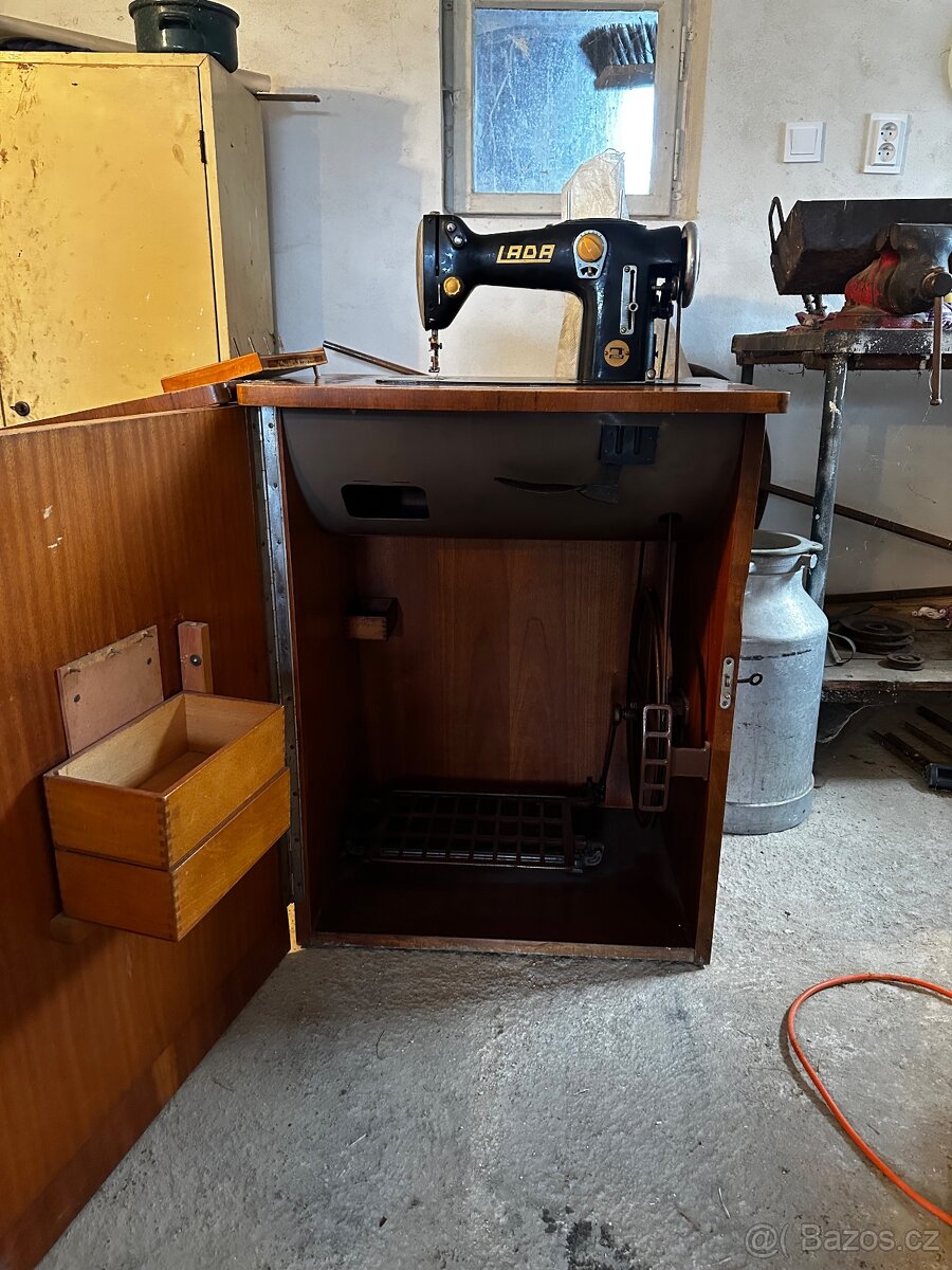 Šicí stroj Lada - 4
