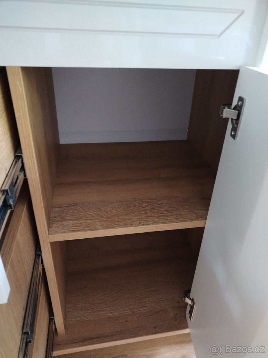 Skříňka kamkoliv - 4