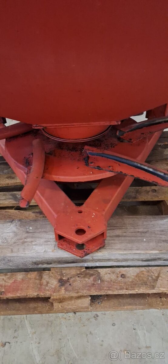 Rozmetadlo hnojiv za traktor - 4