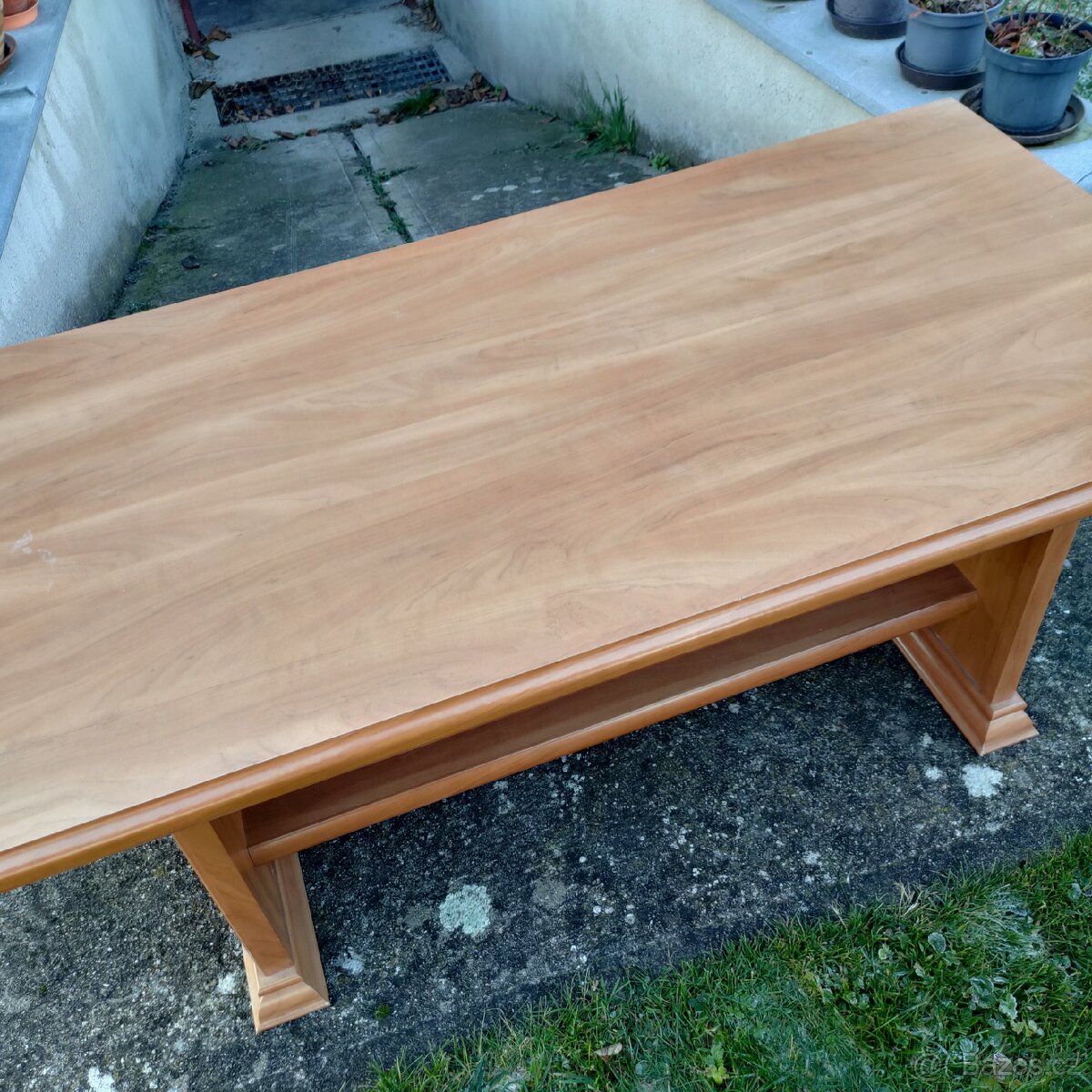 Konferenční stolek - 4