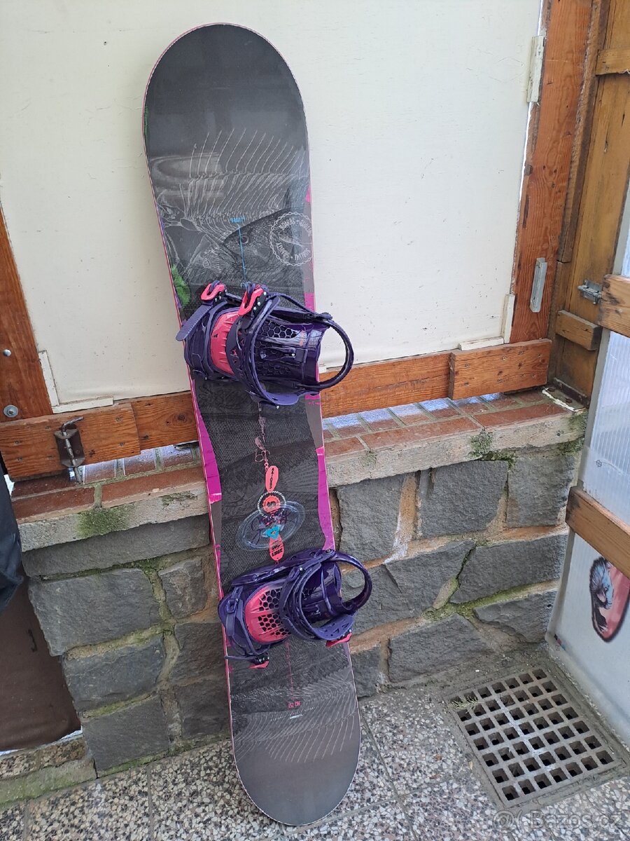 SNOWBOARD-CRAVITY 152cm+vázání a boty. - 4