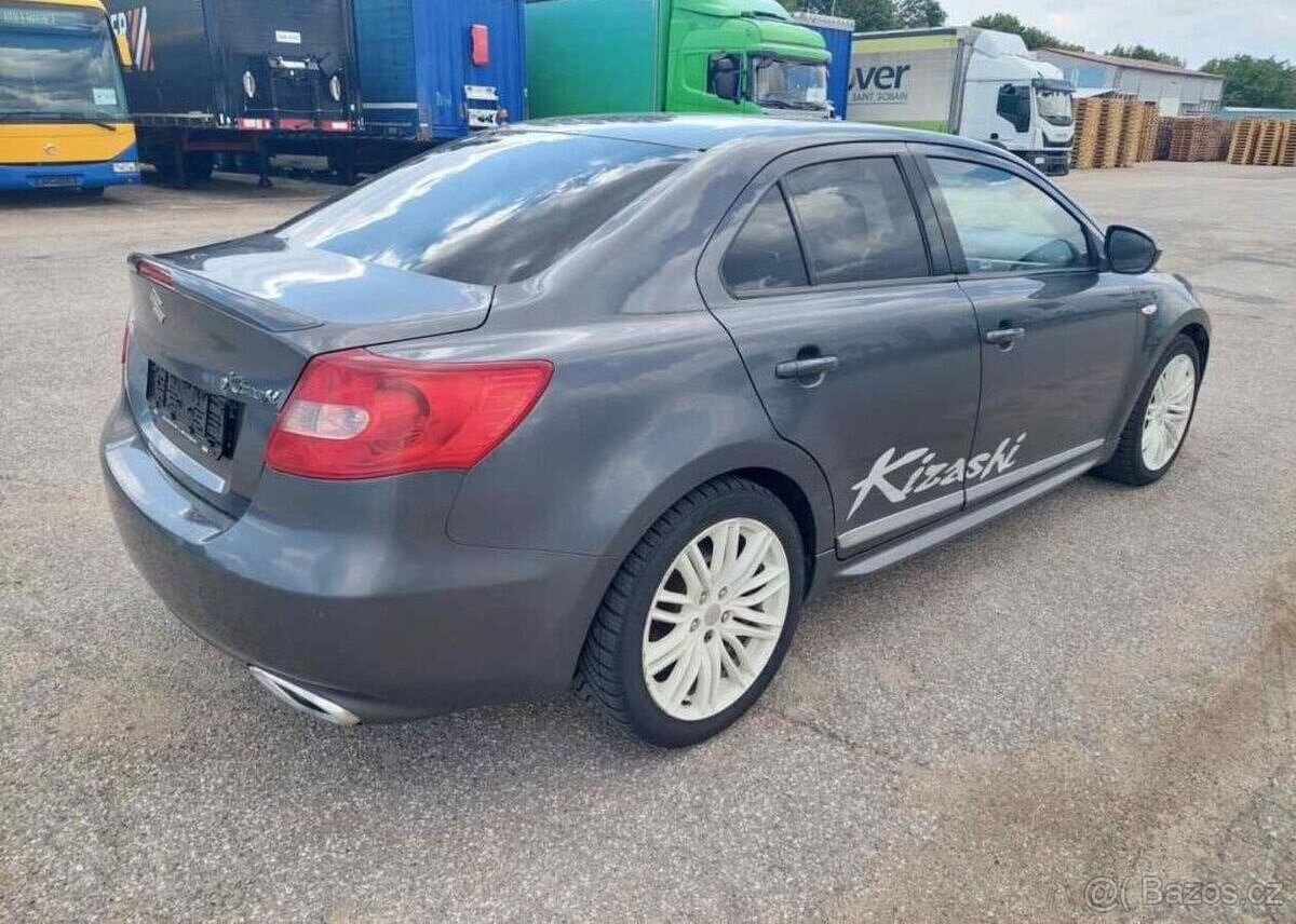 Prodám Suzuki Kizashi 2.4 4WD benzín - 4