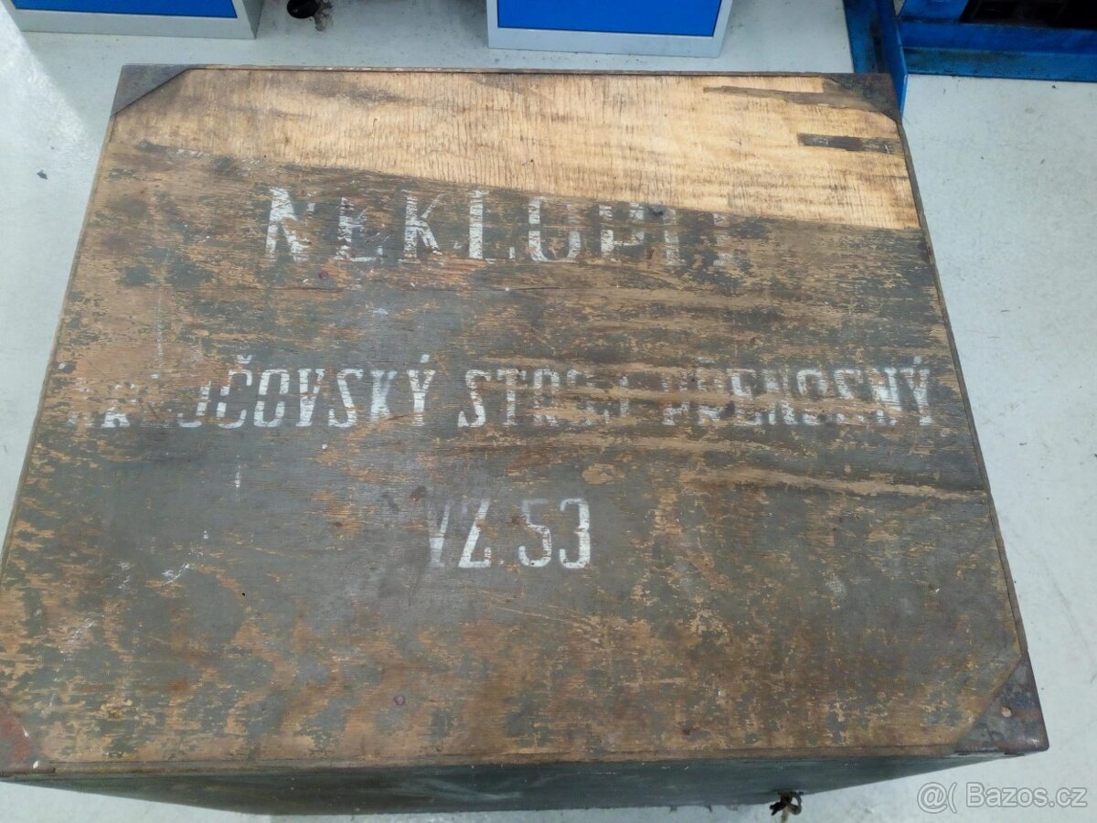 Vojenský šicí stroj - 4