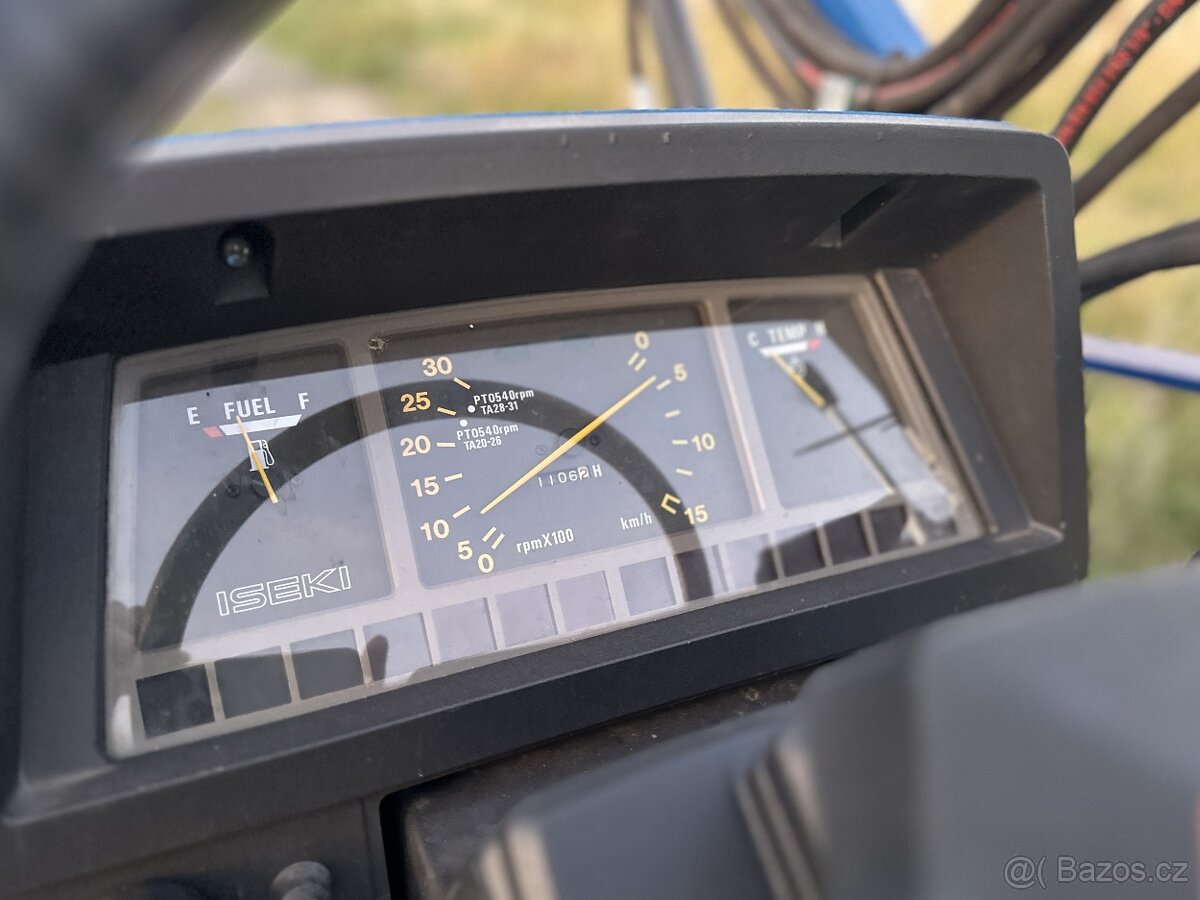 Iseki TA317 s nakladačem - 4