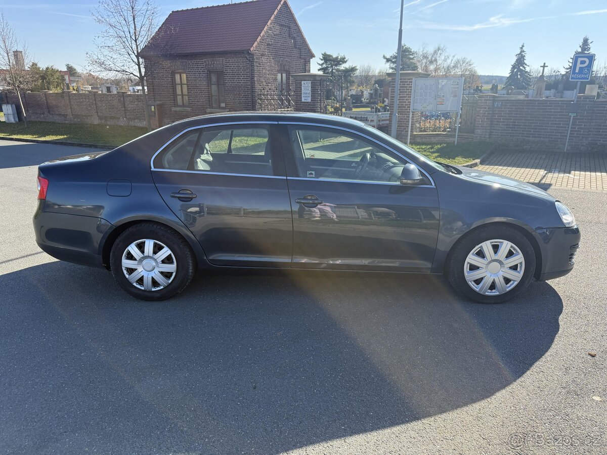 VW Jetta 2.0tdi 100kW •Najeto 261TKM•PůvodČR• - 4