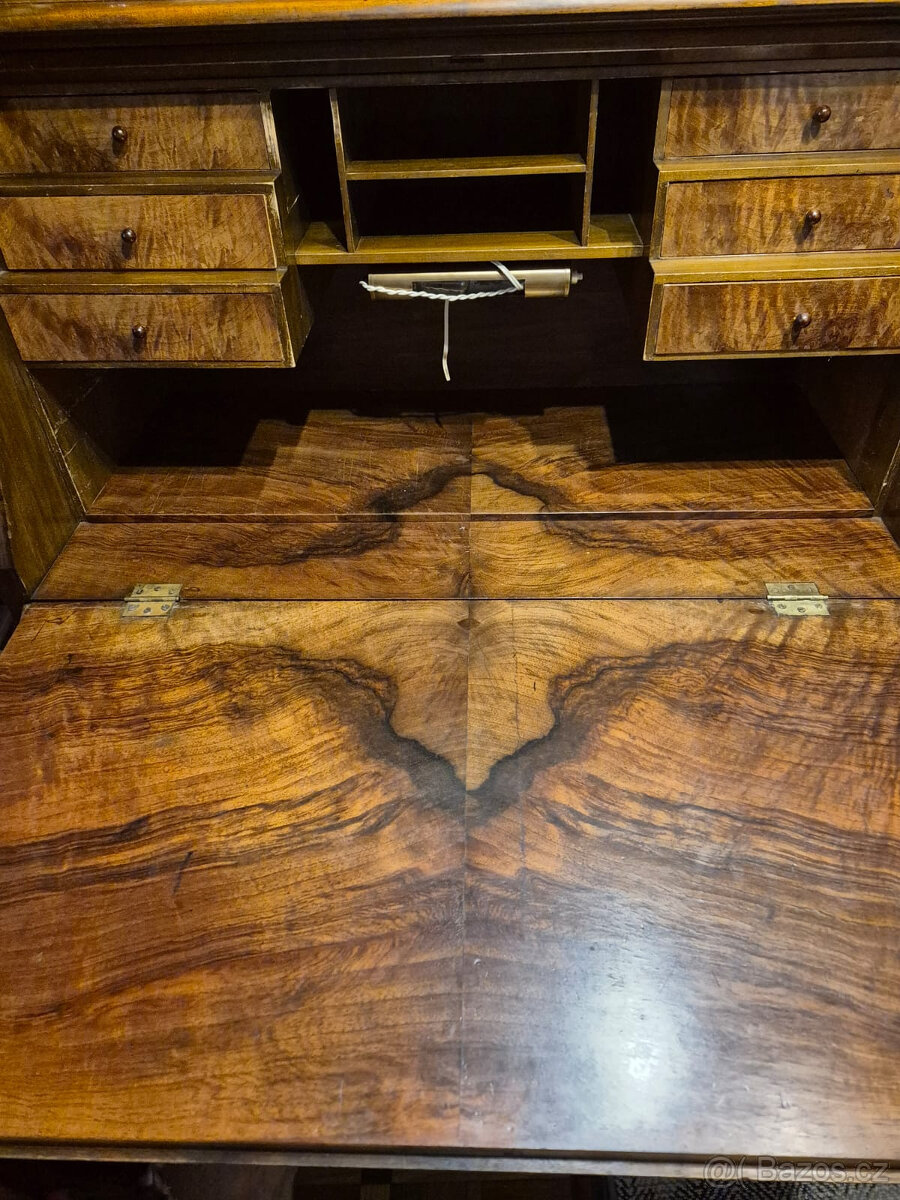 Starý sekretář - 4