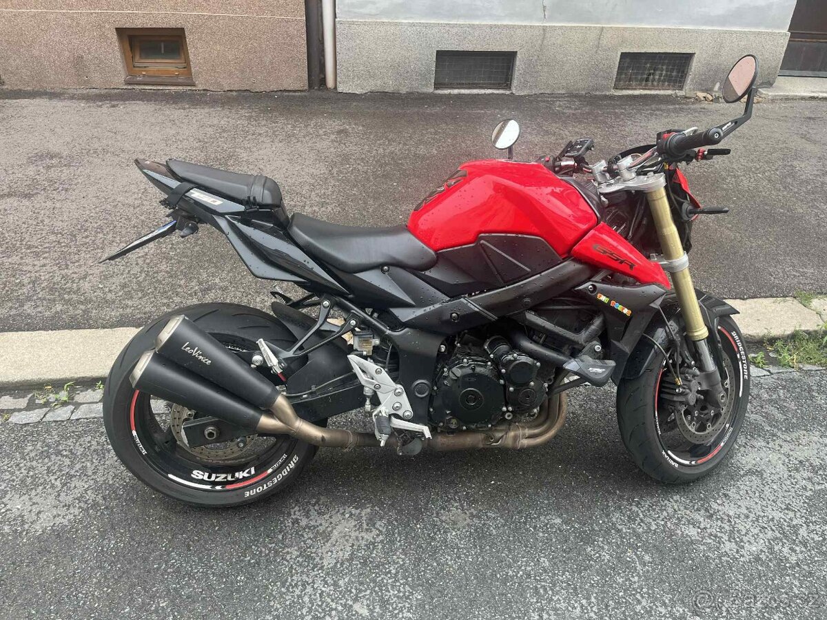 suzuki gsr 750 - 4