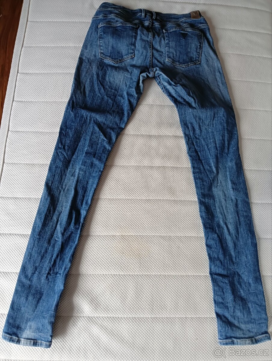 PRODÁM DÁMSKÉ SKINNY DŽÍNY GUESS - 4