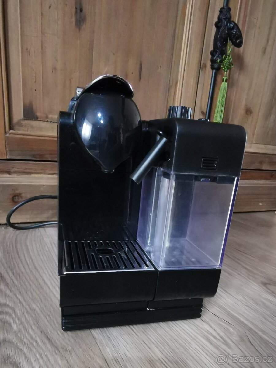 NESPRESSO De'Longhi Lattissima kávovar na kapsle - 4