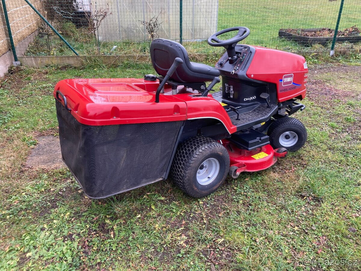 Zahradní traktor Toro DH 200 ( Karsit ČR ) - 4