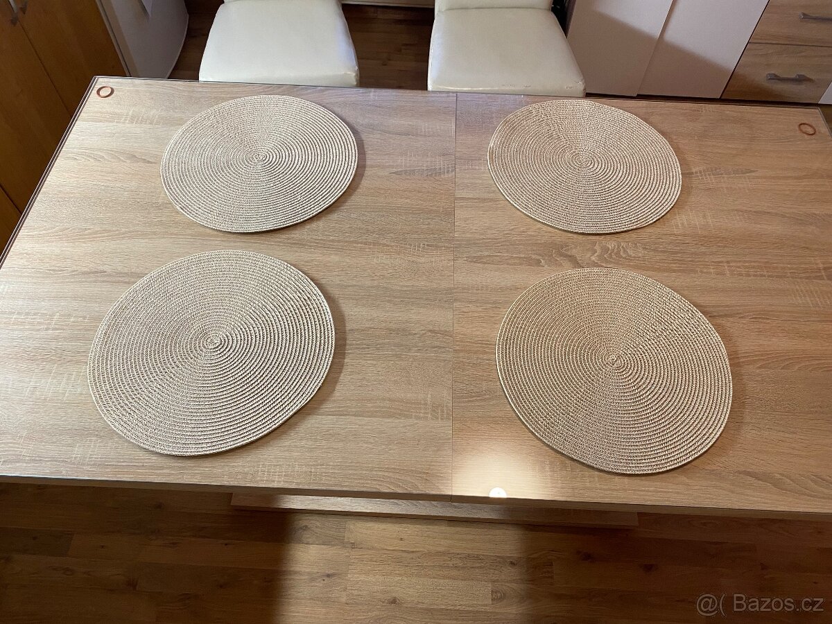 Rozkládací jídelní stůl - 4