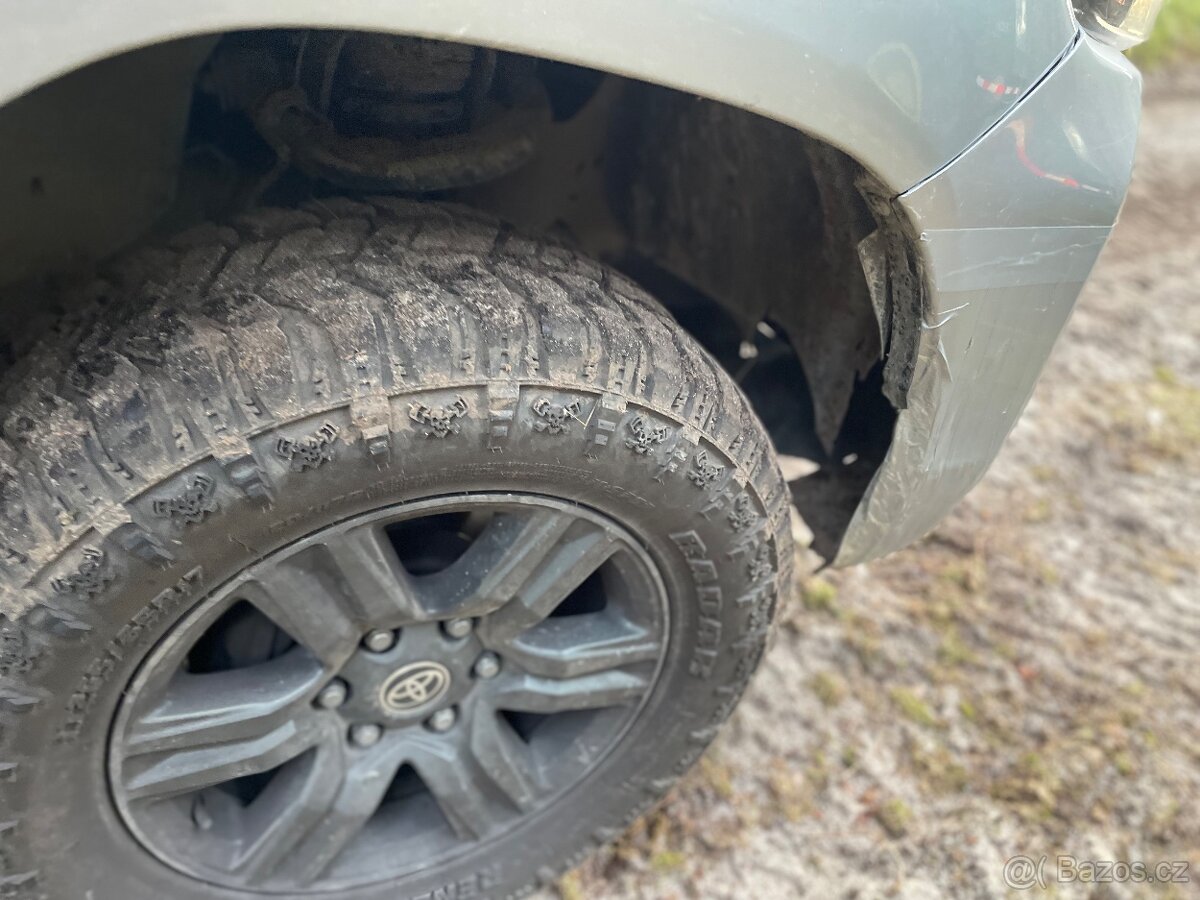 Toyota Hilux D20 2.8 manuál rv.2021