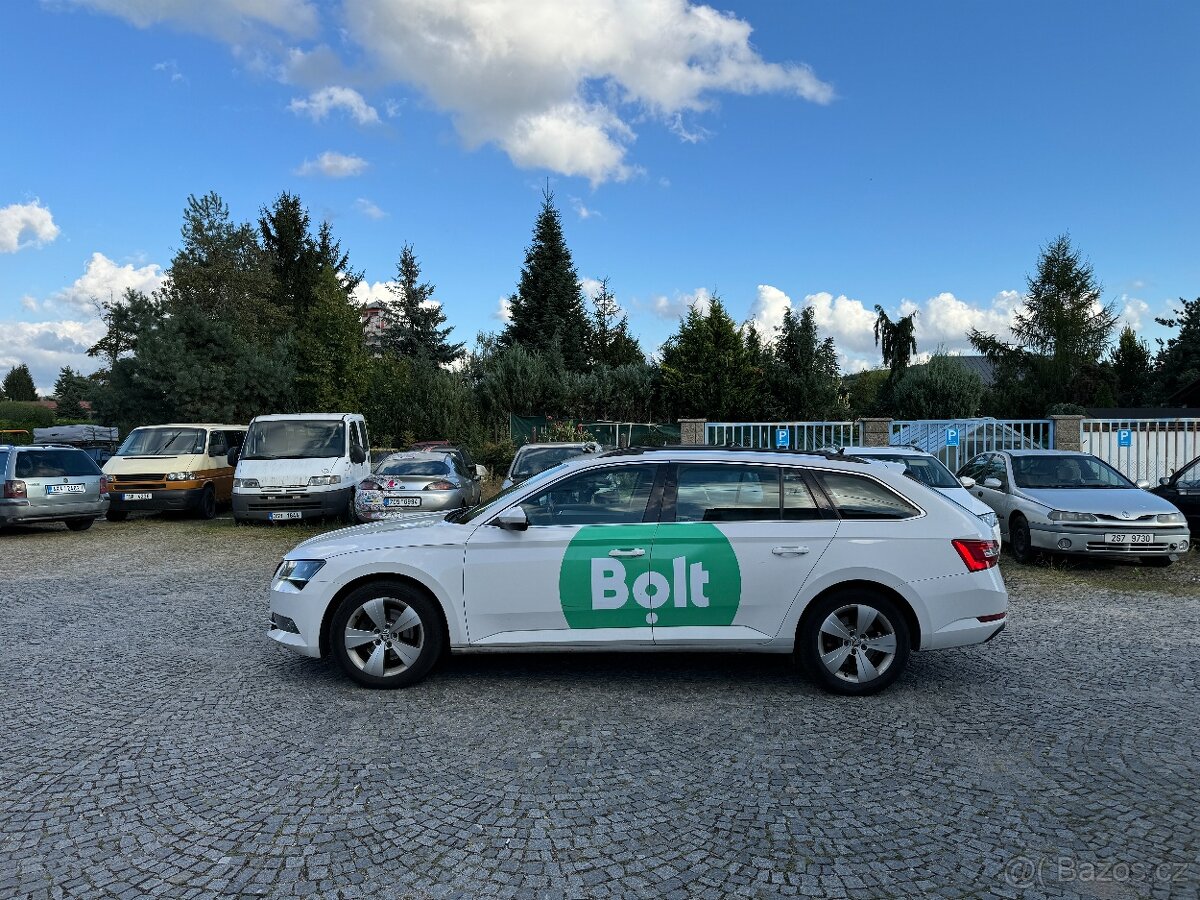 Pronájem Škoda Superb 2.0 TDi, 110 kW, taxi, BOLT, UBER - 4