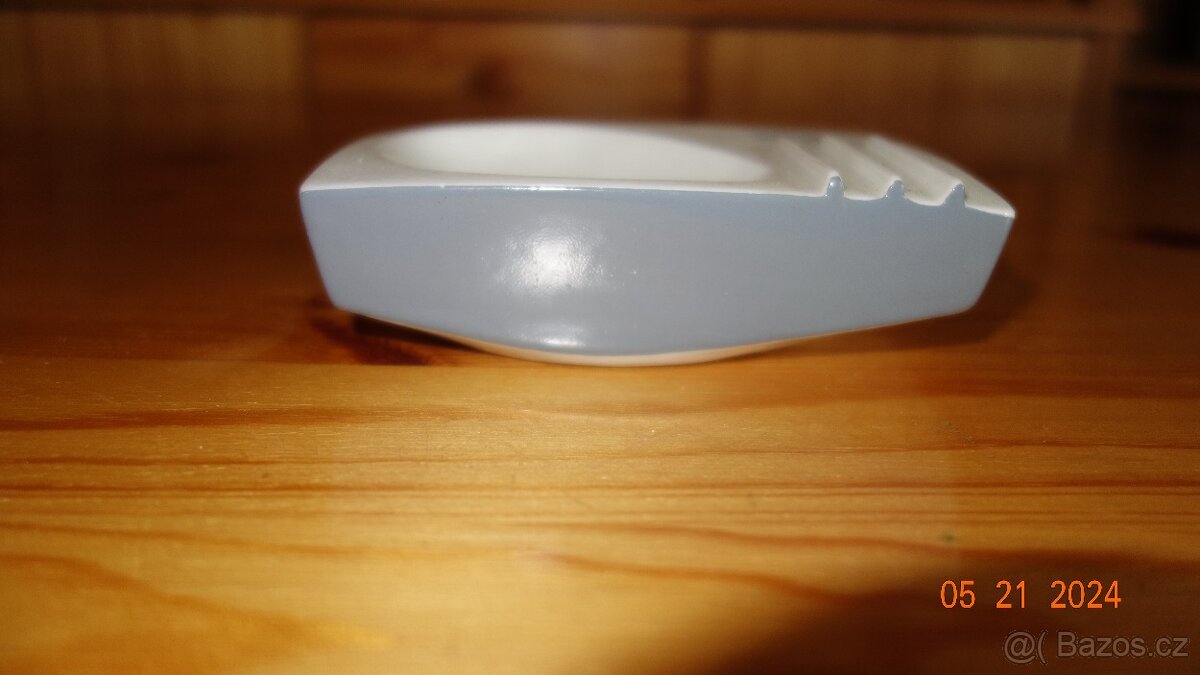 POPELNÍK ROYAL DUX - 4