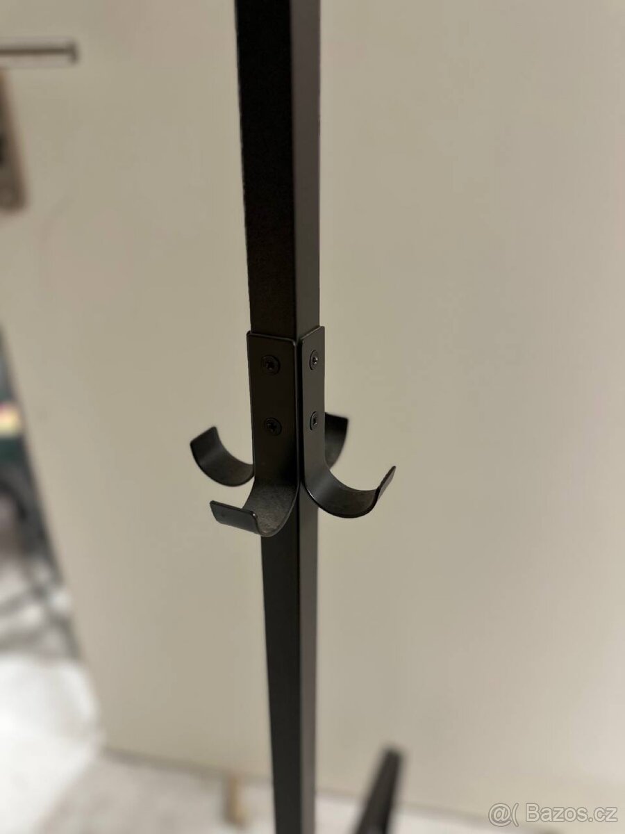 Kovový stojan na oblečení – nový, stabilní, černý - 4