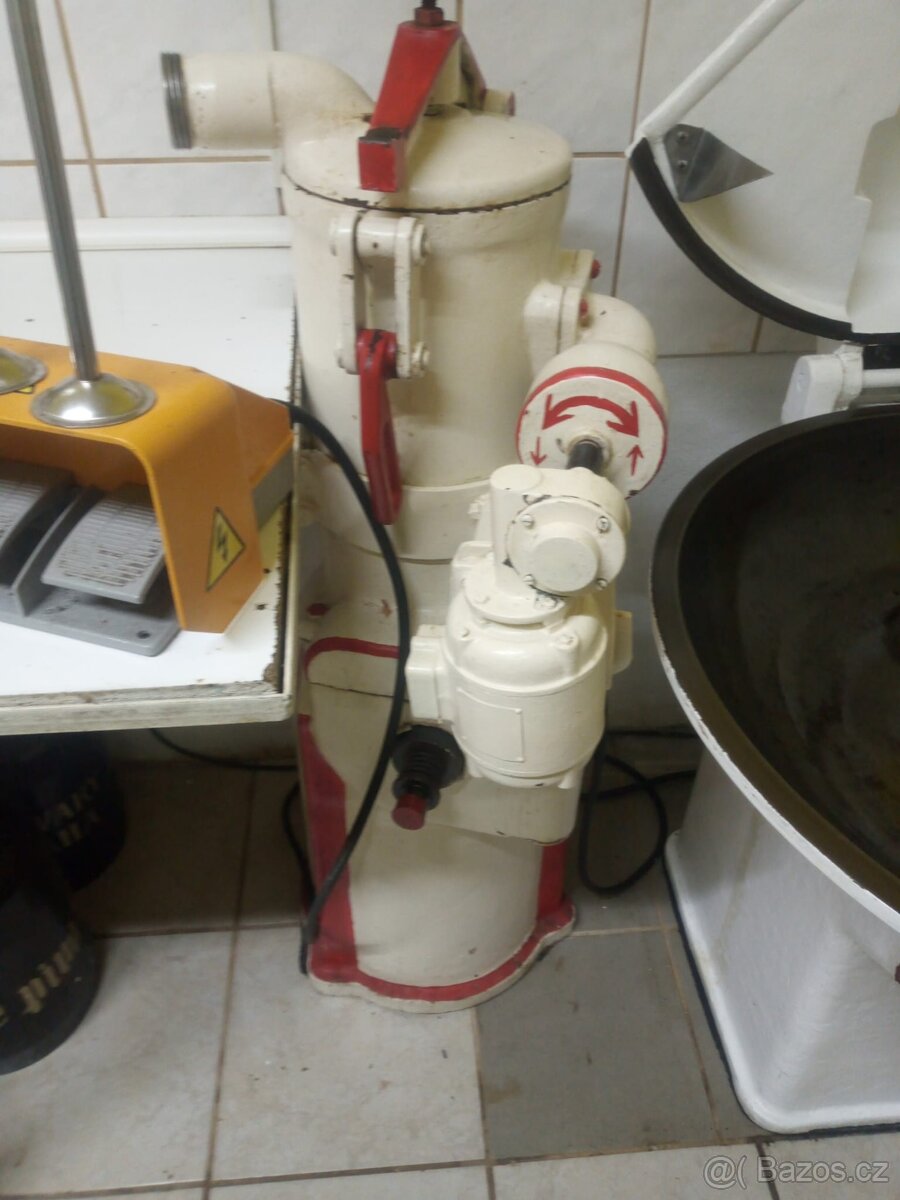 Plnička na 15 kg masa elektrická - 4