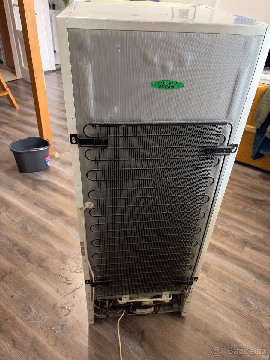 Lednice s mrazákem Whirlpool - 4