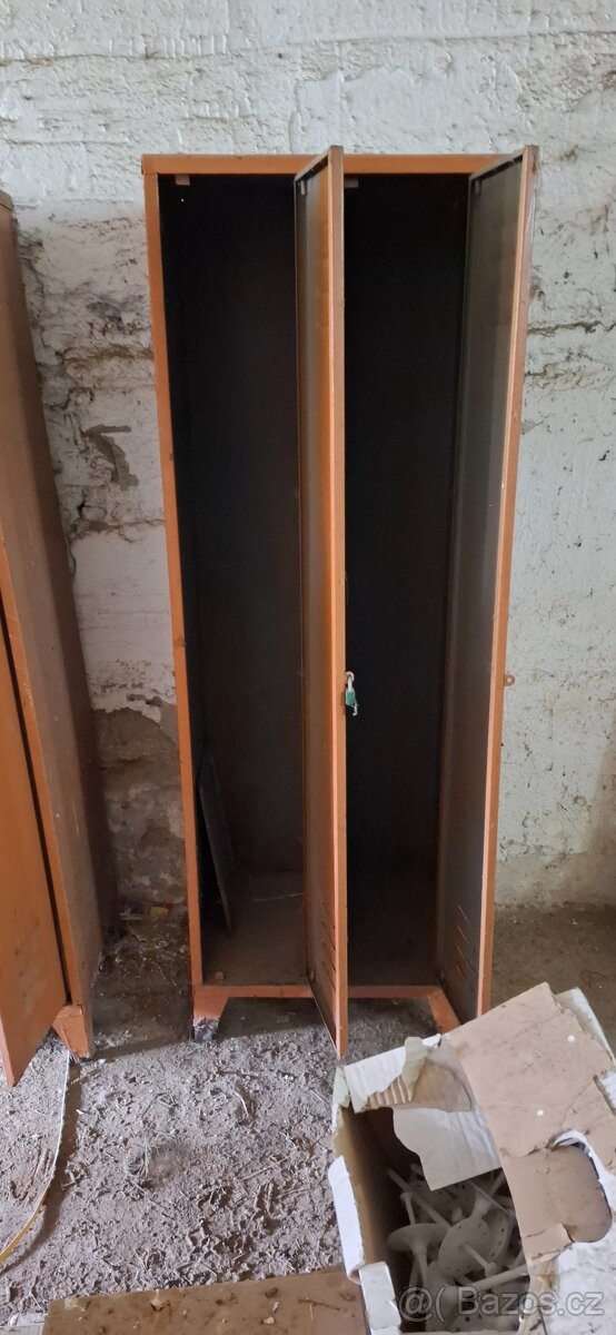 Plechová dílenská skříňka - 4