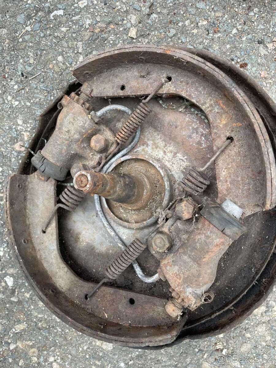 Různé náboje kola - VW Brouk, VW Typ 3 - 4