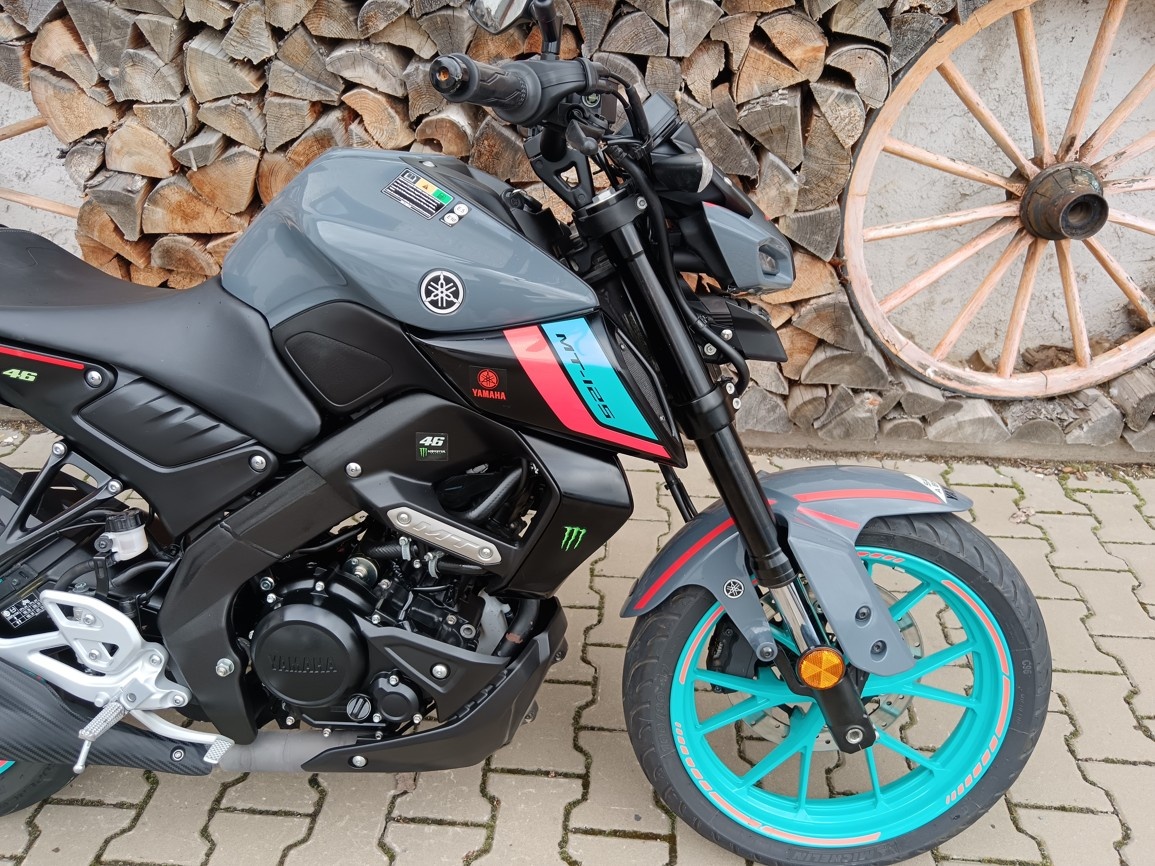 YAMAHA MT 125 - 4