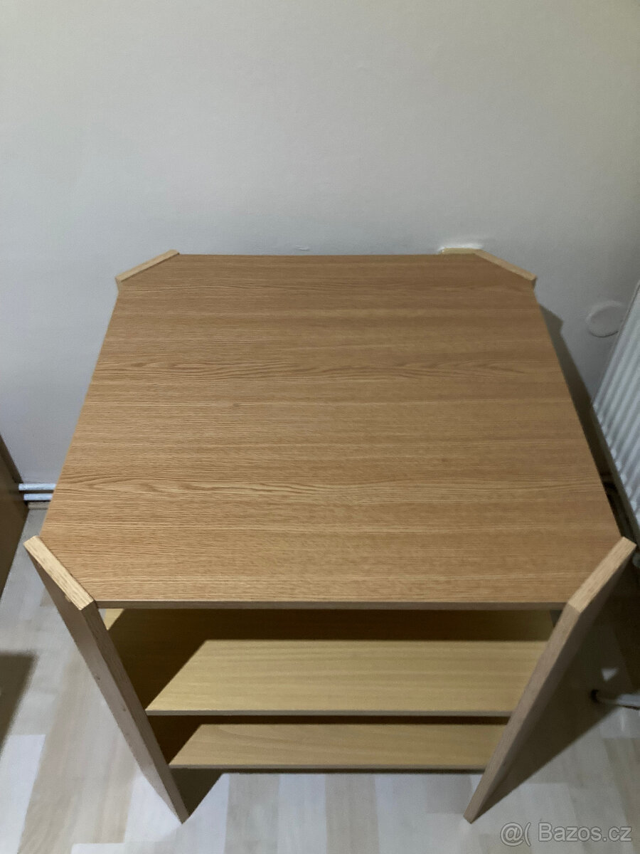 Prodám STOLEK s policemi - 4