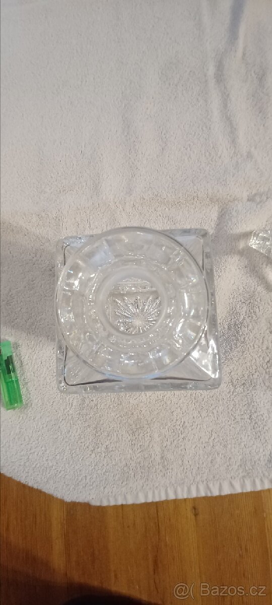 Broušená skleněná karafa - 4