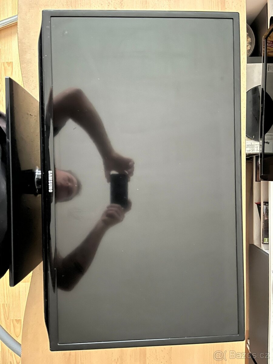 Televize 32" Samsung UE32EH5300 - 4