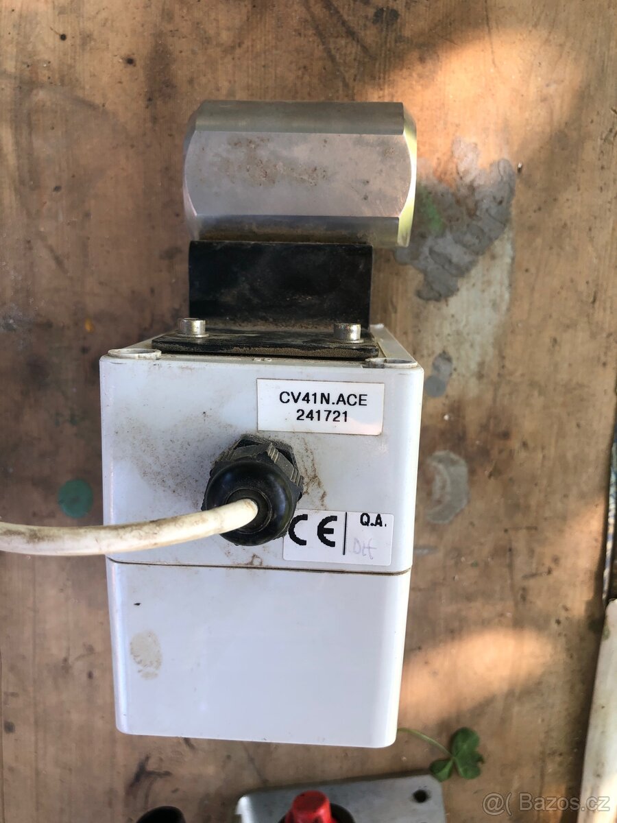 Postřikovač na tekutá hnojiva od firmy FARMET Česká Skalice. - 4