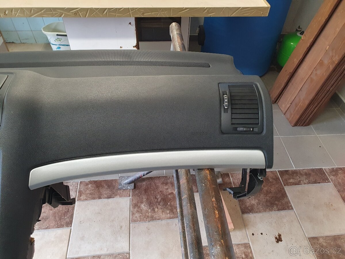 Palubní deska Škoda Octavia 2 - 4