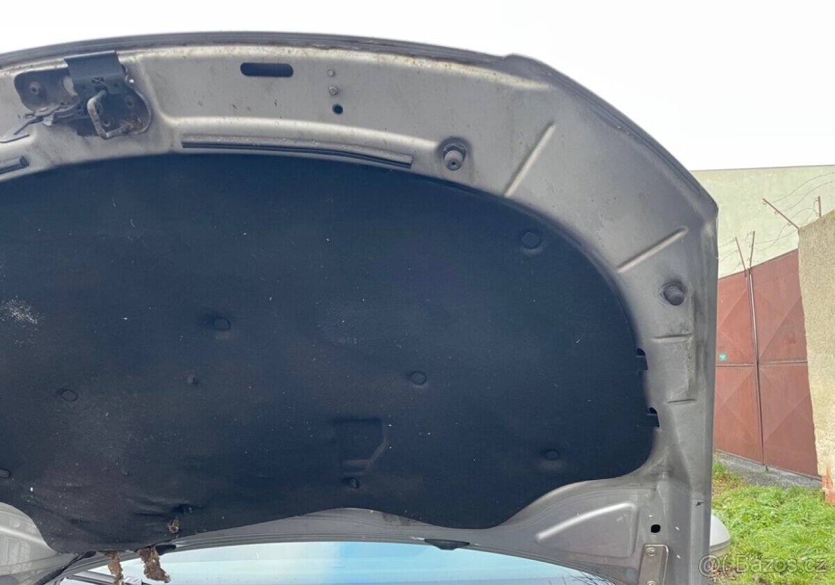 Prodám kapotu VW Passat B6 – LA7W - 4