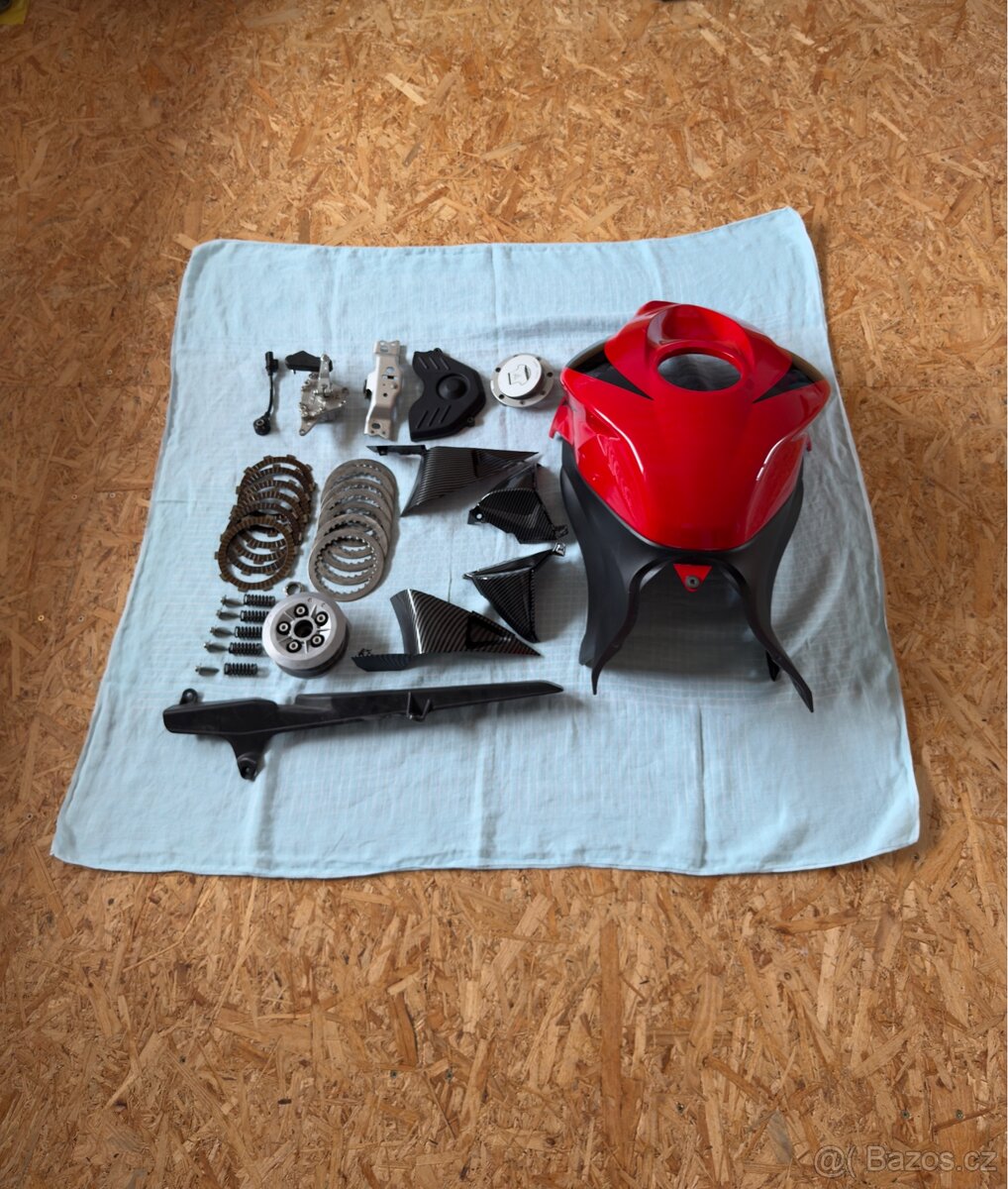 Honda CBR 600 RR (PC40) - díly - 4