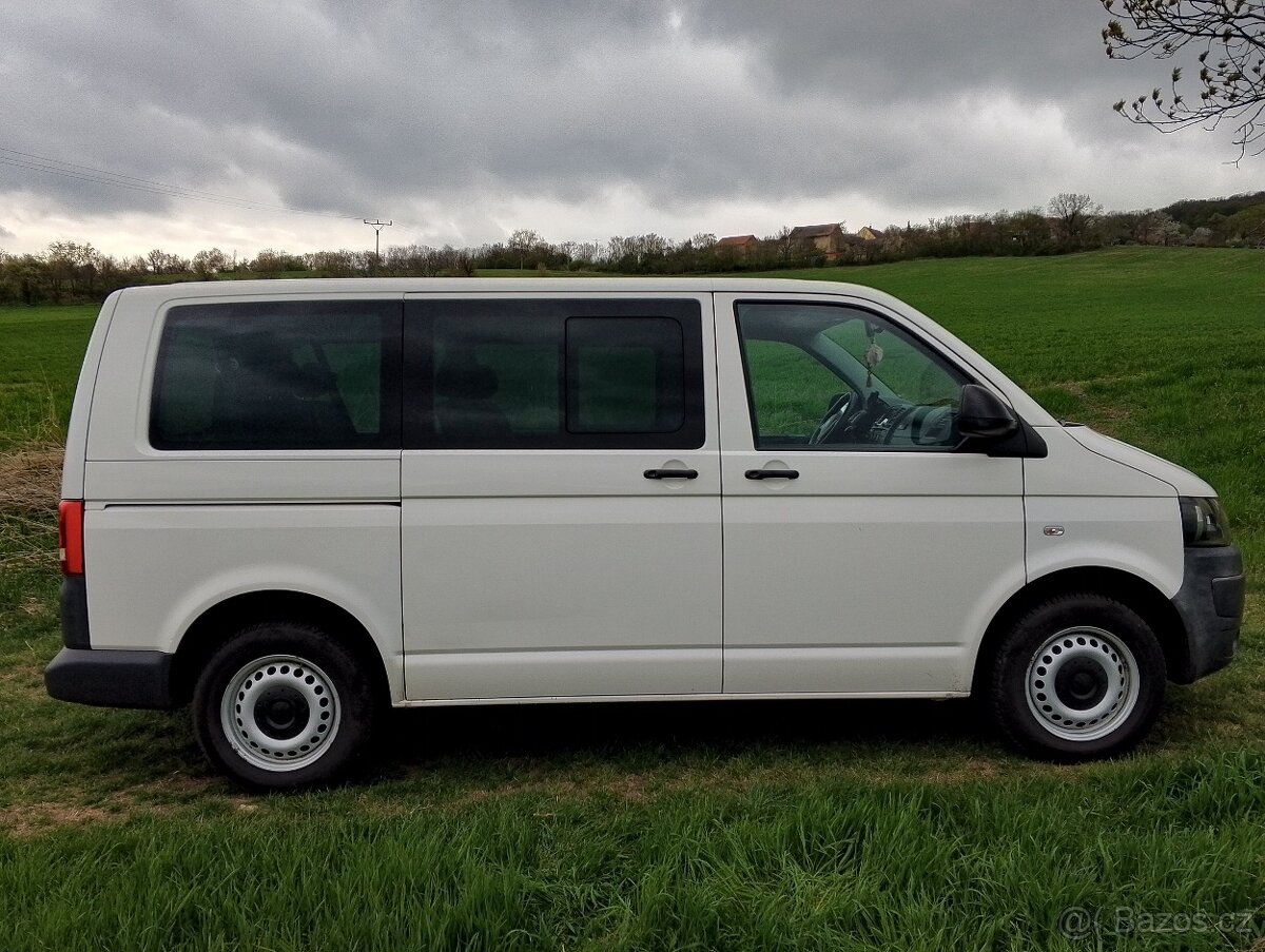 Volkswagen Caravelle 2.0 TDI T5.1 velmi zachovalý - 4