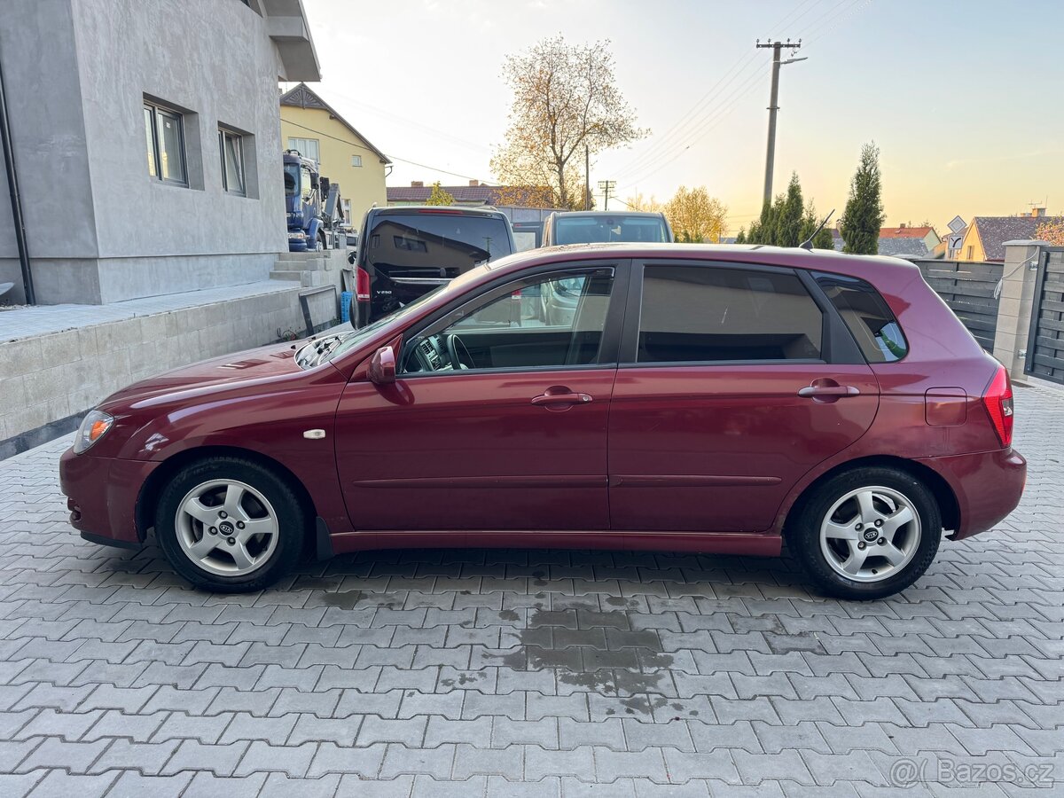 Kia Cerato - 4